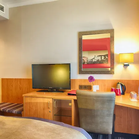 Leonardo Hotel